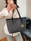 Leather tote bags